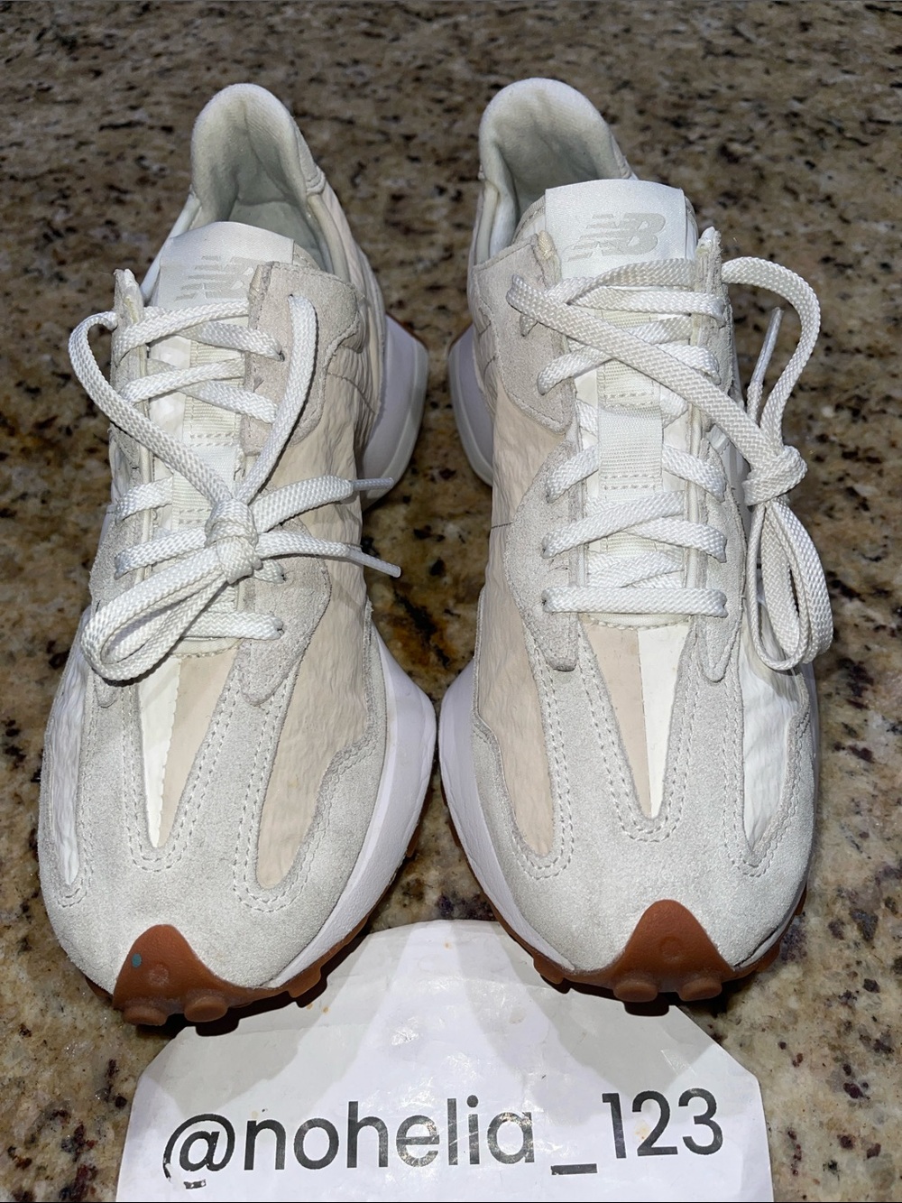 New Balance 327 Women's White / Cream Lifestyle Sneakers